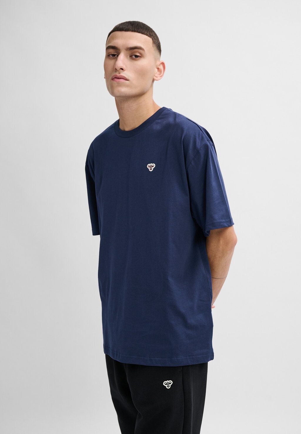 

Футболка базовая BEE S/S Hummel, цвет dress blues