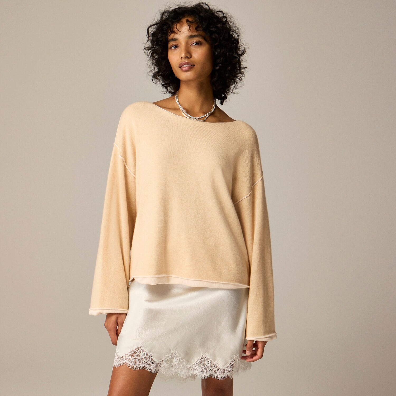 

Коллекция двусторонних свитеров из кашемира и шелка J.Crew, бежевый