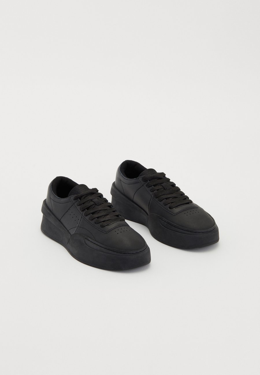 

Кроссовки Lacoste AURA CLUB, Black