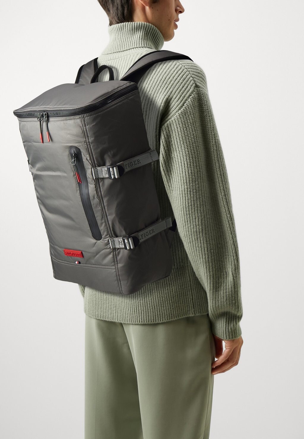 

Рюкзак MONOTYPE ZIPPED BACKPACK UNISEX Tommy Hilfiger, цвет Shady Stone