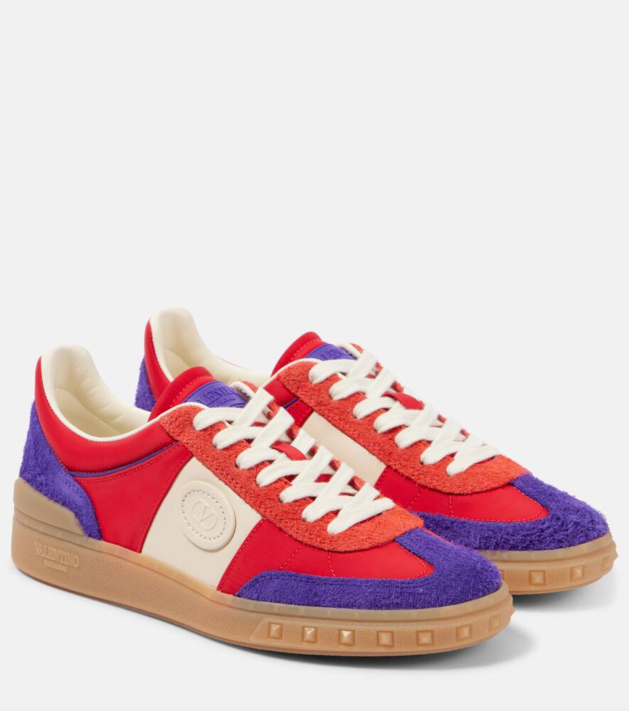 Кроссовки из замши Valentino Garavani, El. Violet-Gerbe/Rouge P