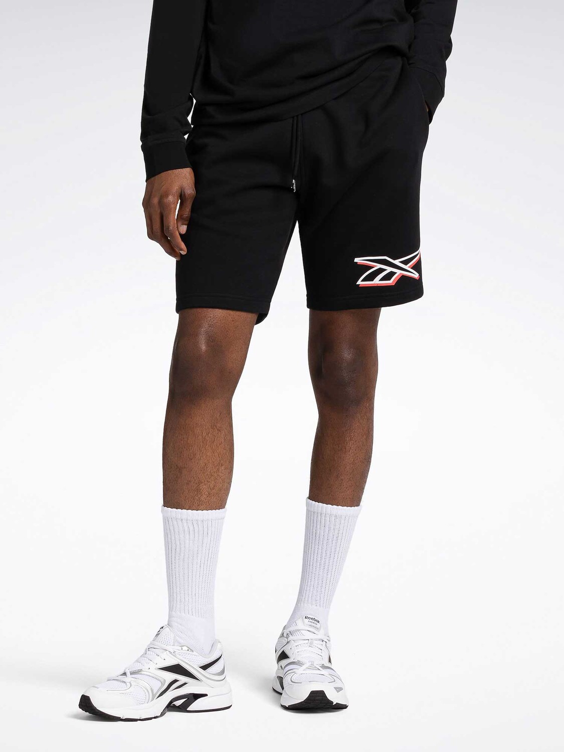 

Шорты Reebok RI Logo, черный