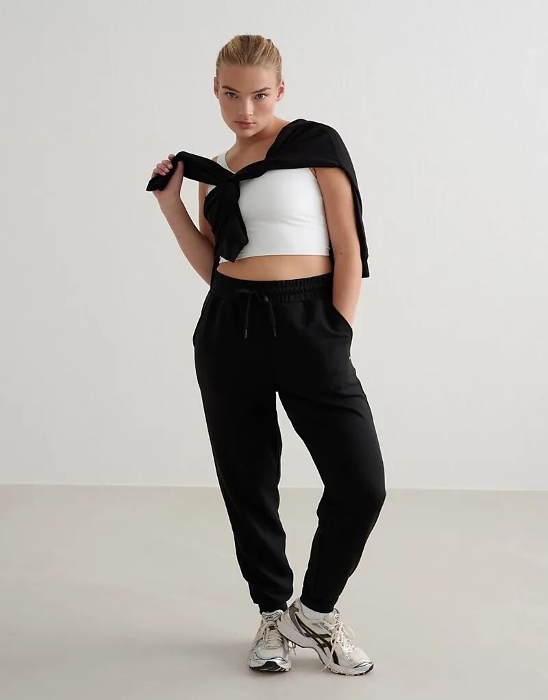 

Удобные брюки из модала Aim'n Black черного цвета