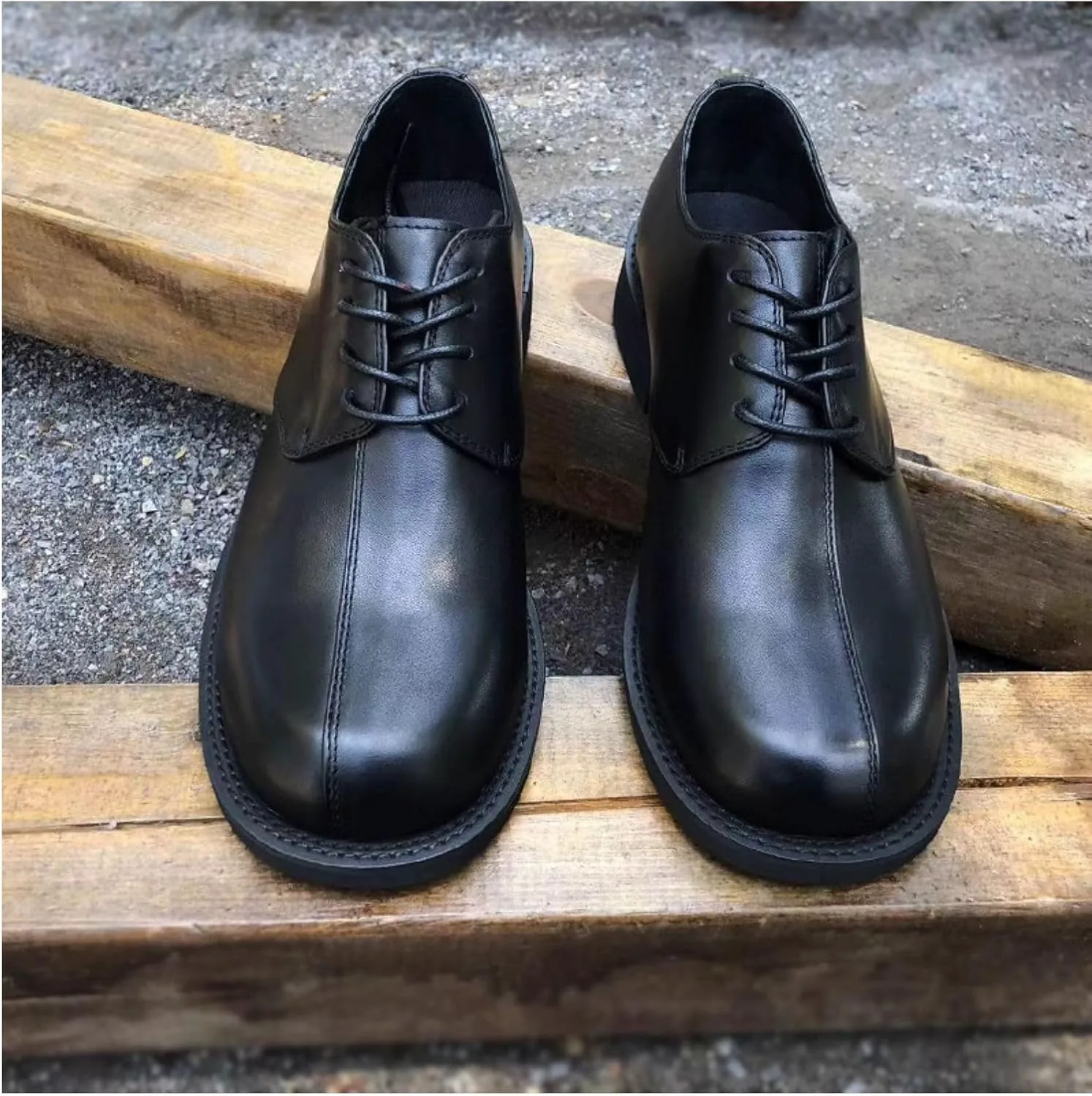 Europe Men Spring Autumn Formal Shoes Loose Fitting Round Toe Genuine Leather Shoes Unique Black White Color Matching Shoe AM004 In OrientTown, черный — фото 3