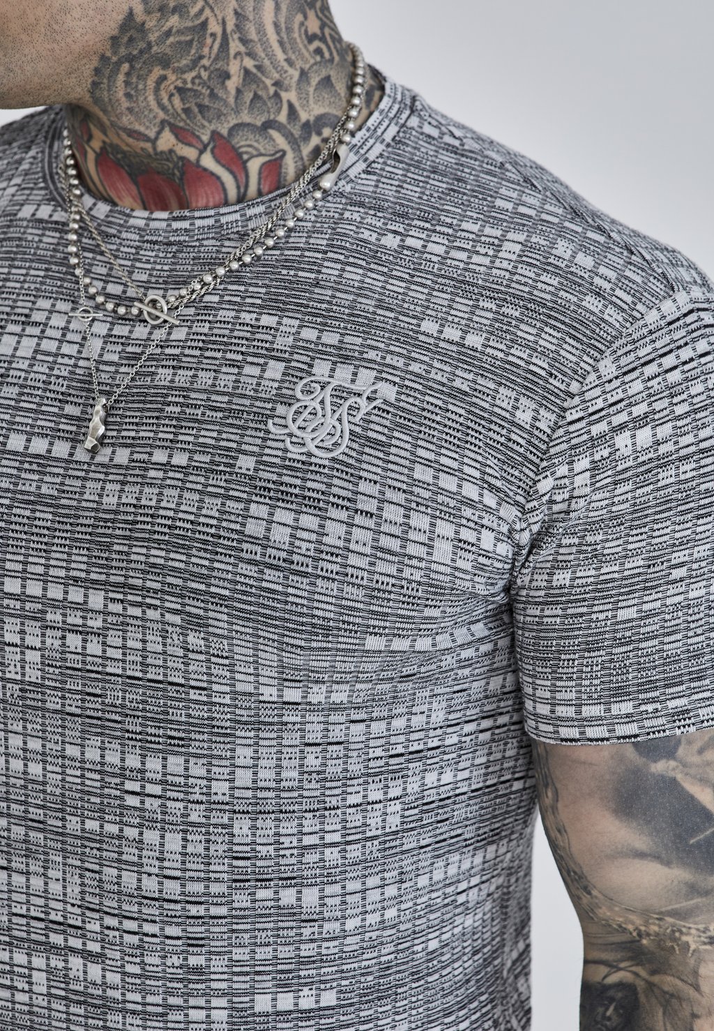 

Футболка с принтом SIKSILK, серый