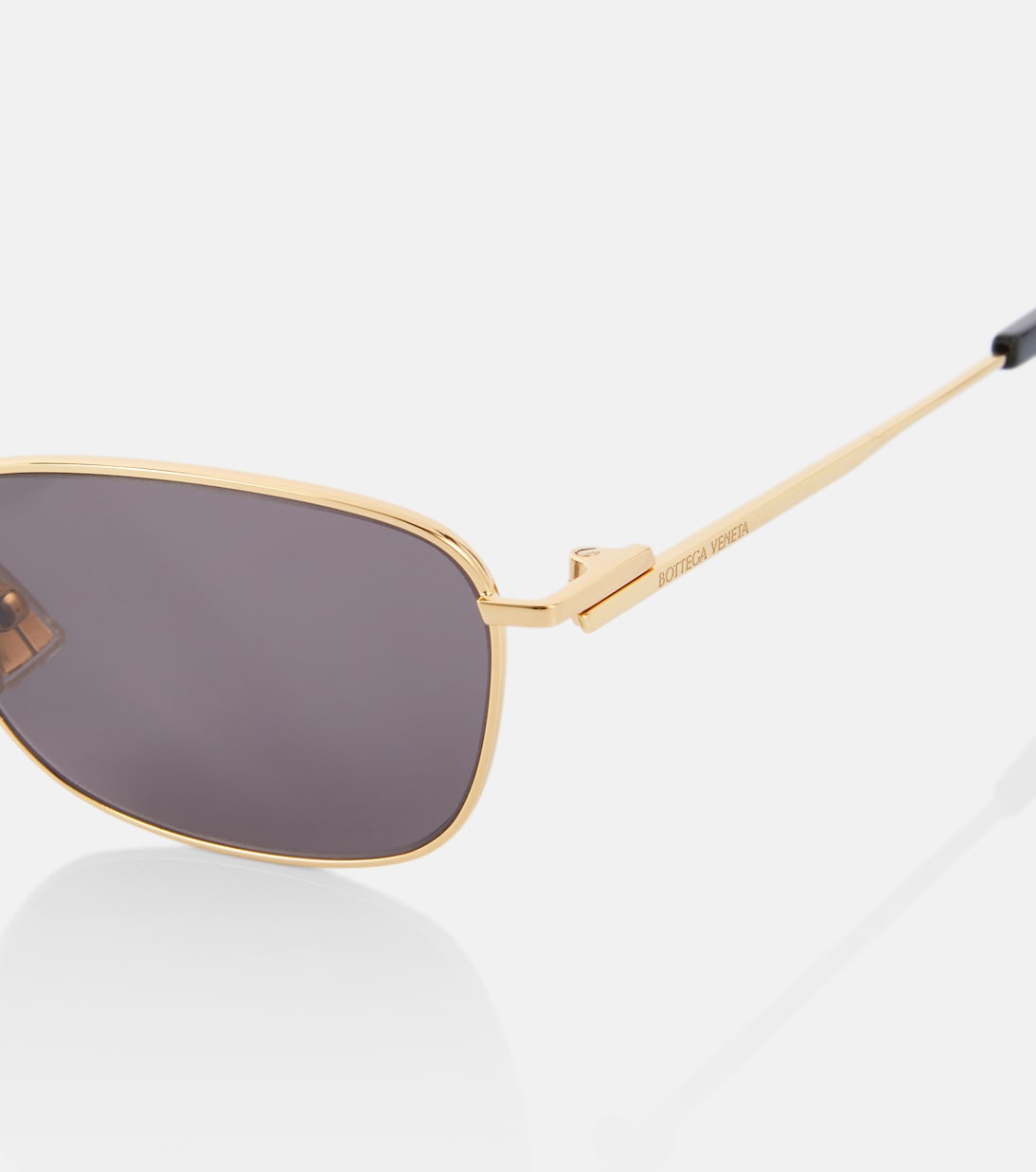 Прямоугольные солнцезащитные очки Bottega Veneta, Gold-Gold-Grey — фото 2