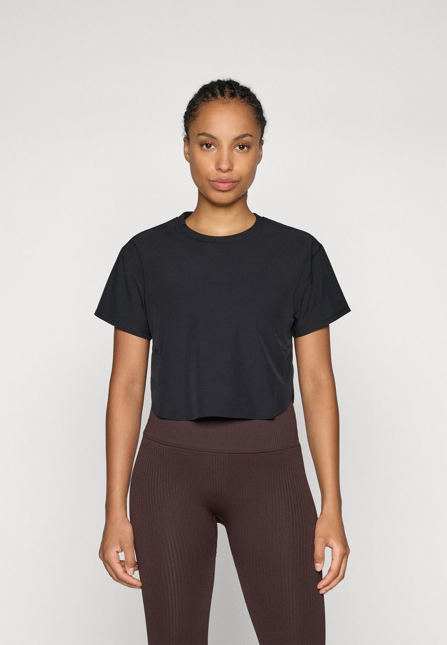 

Спортивная футболка Champion TRAINING TECH CREWNECK, Black