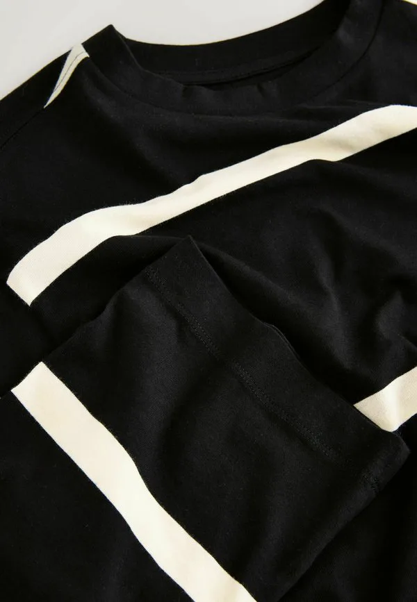 Футболка с круглым вырезом и длинными рукавами стандартного кроя. Next, Black Ecru Stripe — фото 2