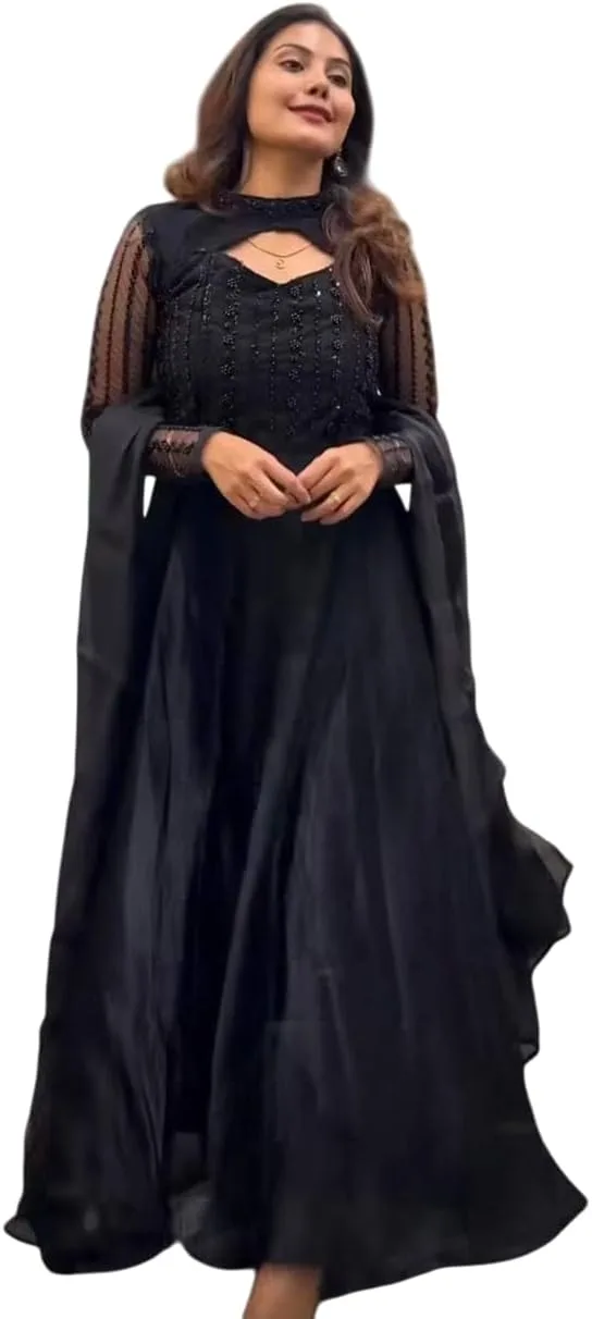 Комплект женской одежды от Narayan art and craft: шелковое длинное платье-анаркали с тяжелой вышивкой и пайетками, в комплекте с брюками и дупаттой GENERIC, черный