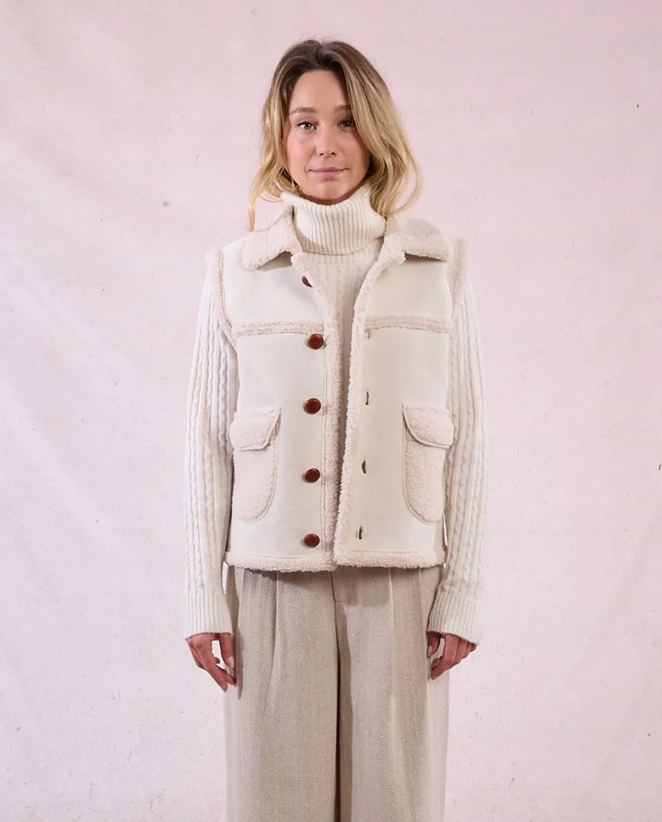 

Жакет без рукавов из ткани с эффектом овчины Molly Bracken, бежевый