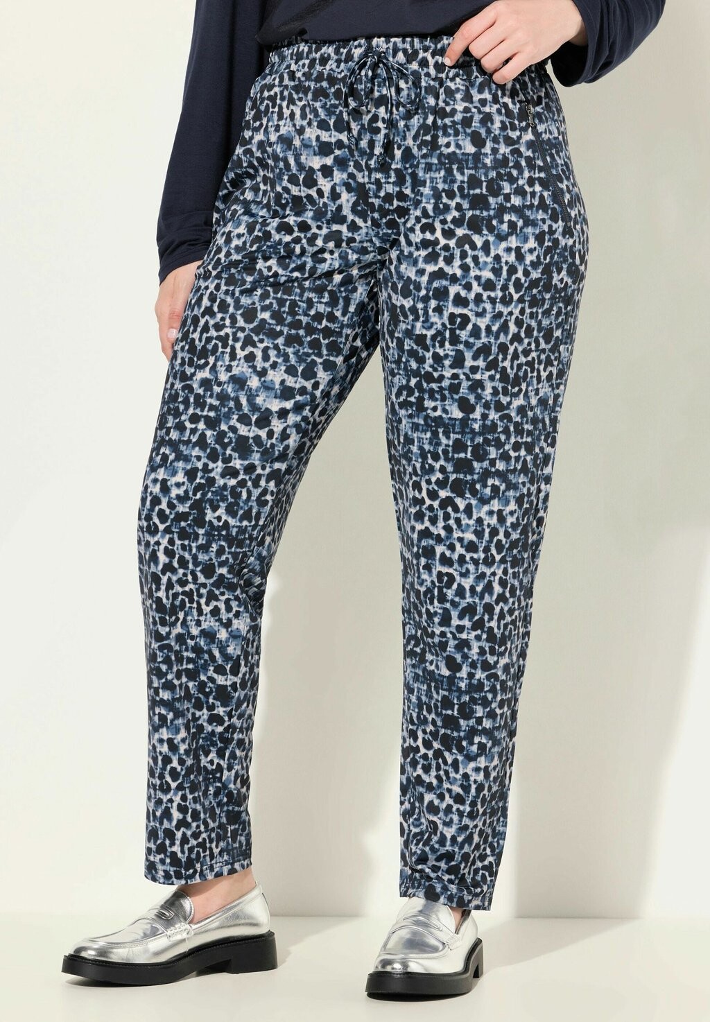 

Брюки LEOPARD PRINT ELASTIC WAIST Ulla Popken, темно-синий