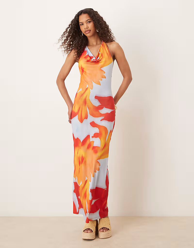 

Платье-халтер с глубоким вырезом и принтом в виде объемных цветов гибискуса в оранжевом цвете Asos Design