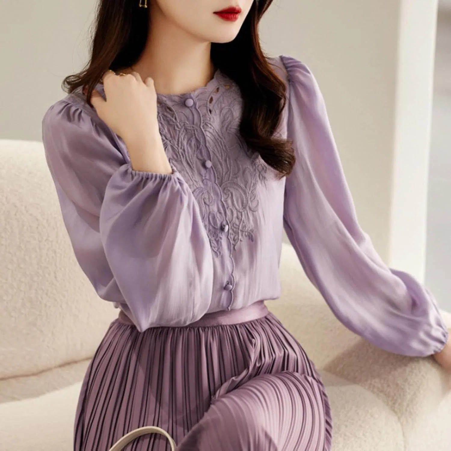 Футболка трикотажная с вышивкой Gorgeous Embroidery x Elegance Women's Long Sleeve Embroidered Lace Shirt, фиолетовый — фото 3