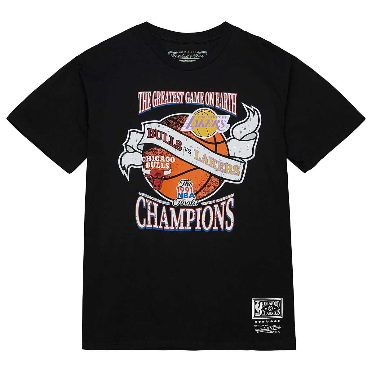 

Футболка NBA CHICAGO BULLS VS. LOS ANGELES LAKERS VICTORY ROAD T-SHIRT Mitchell And Ness, цвет Schwarz