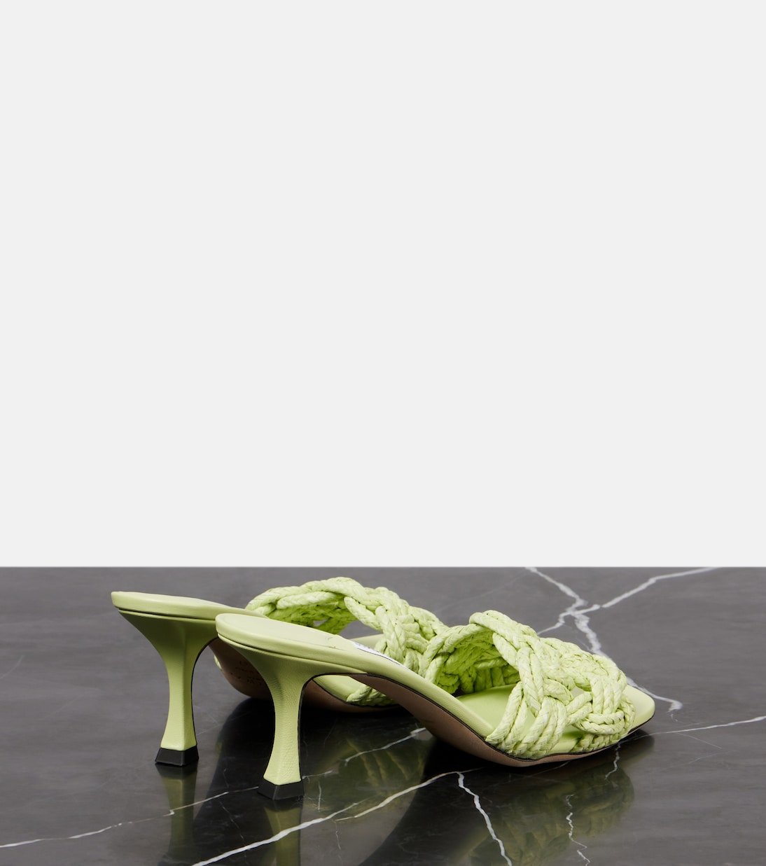 Chara 70 плетеные мюли из рафии Jimmy Choo, Pistachio/Pistachio — фото 2