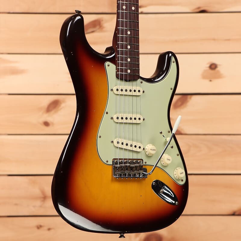 

Электрогитара Fender Custom Shop 1963 Stratocaster Journeyman - Faded Chocolate 3 Tone Sunburst - R126609 - PLEK'd