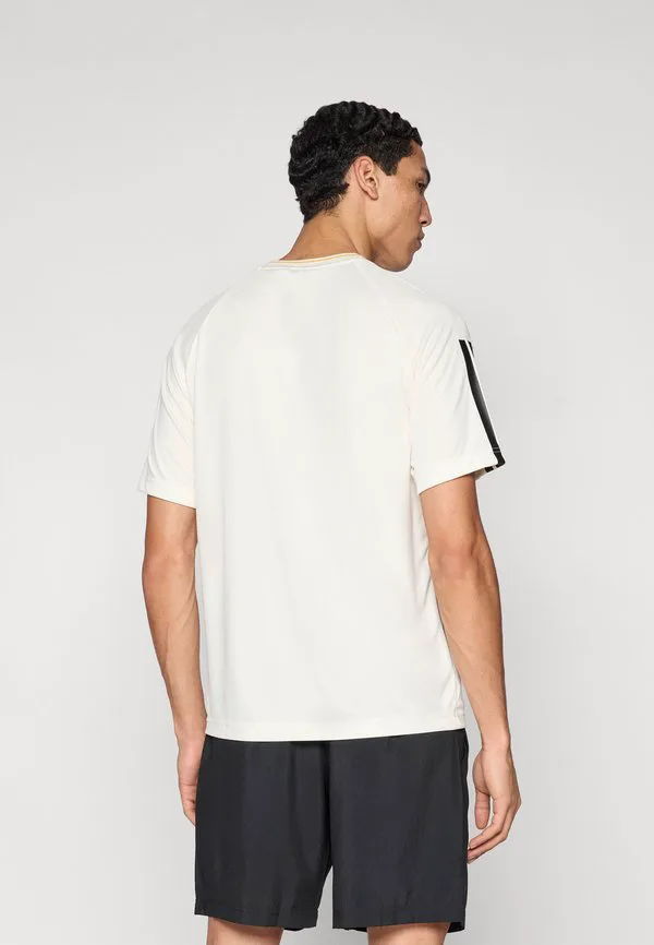 Футболка с принтом "тиро" Adidas Sportswear, Off White/Black/Semi Ice Tangerine — фото 3
