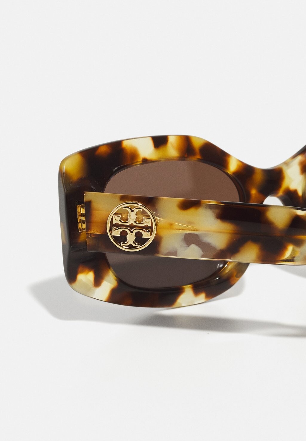 

Солнцезащитные очки Tory Burch, коричневый