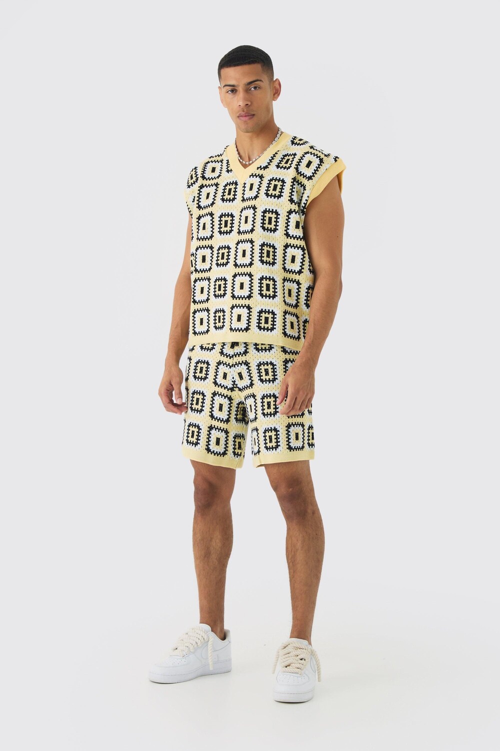 

Майка и шорты BoohooMAN, желтый