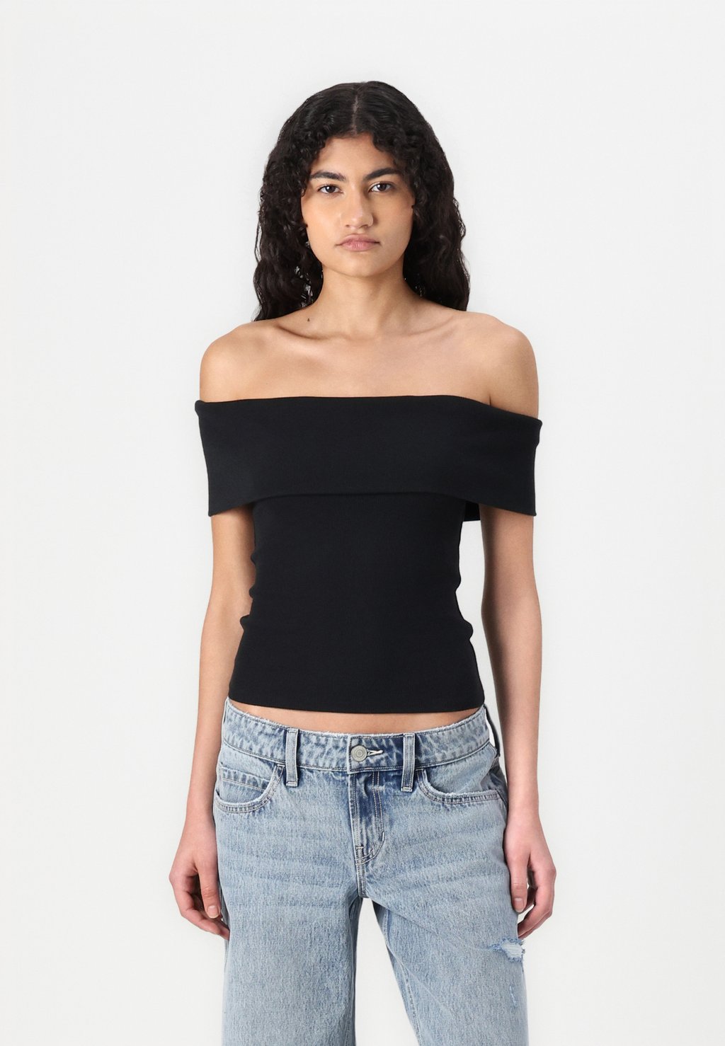 

Футболка с принтом Hollister Co., черный