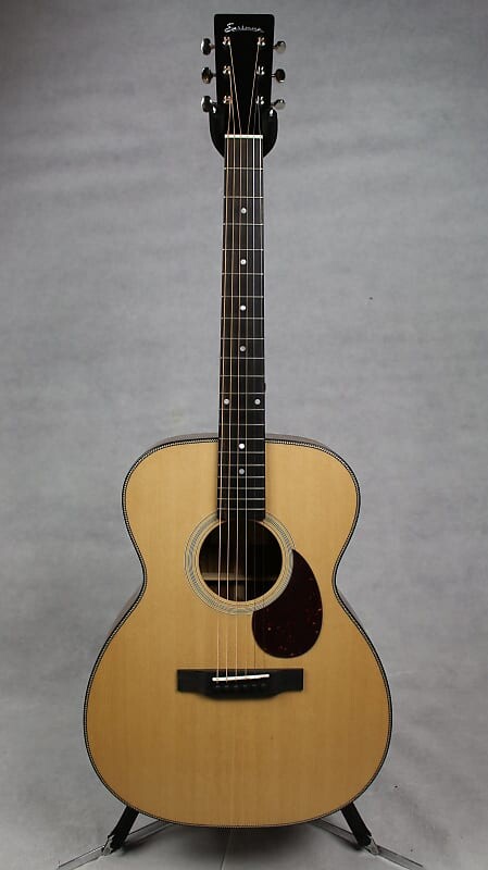 

Акустическая гитара Eastman E3OME Acoustic/Electric Guitar w/ Bag
