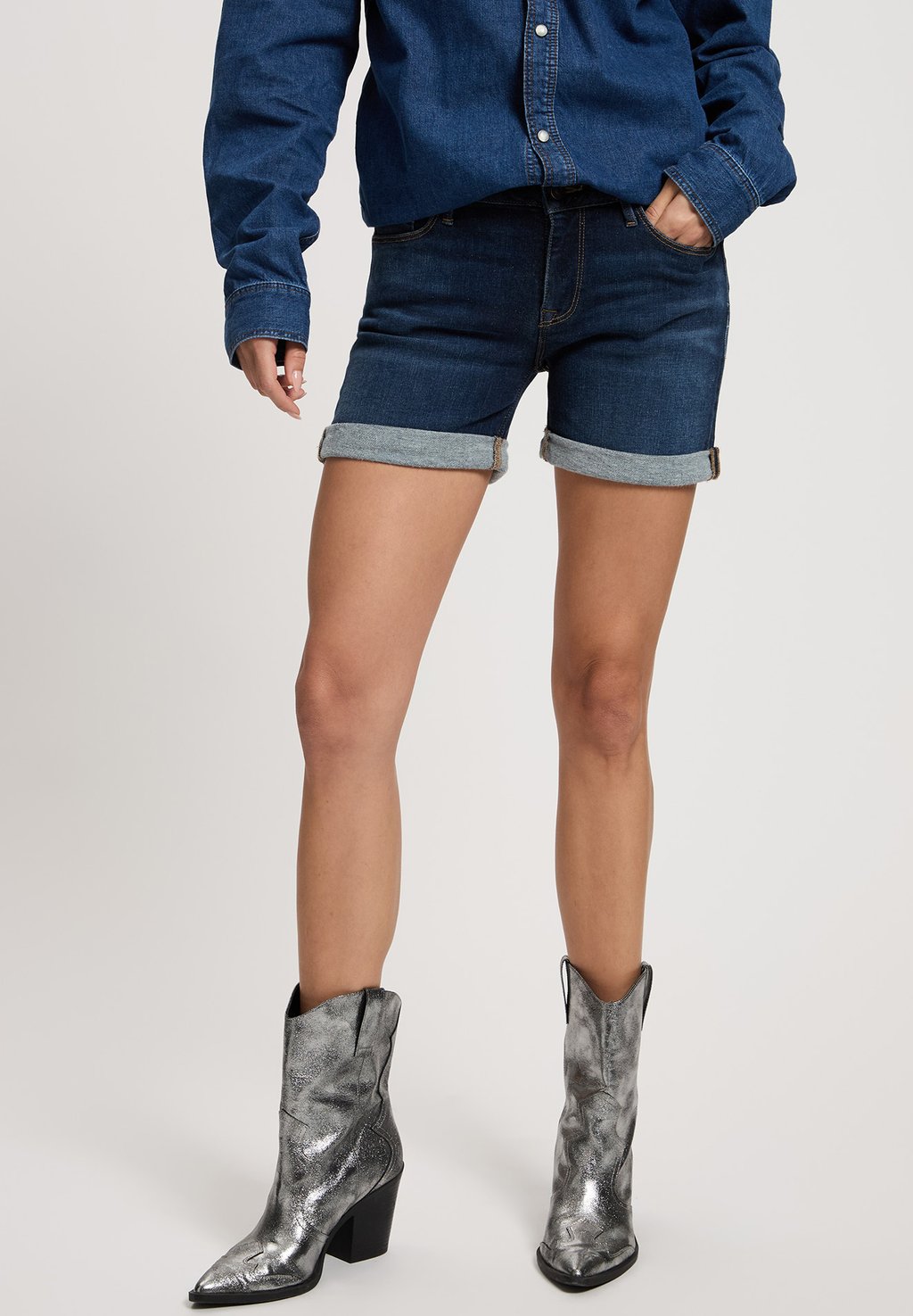 

Джинсовые шорты ZENA Cross Jeans, цвет Deep Blue Used