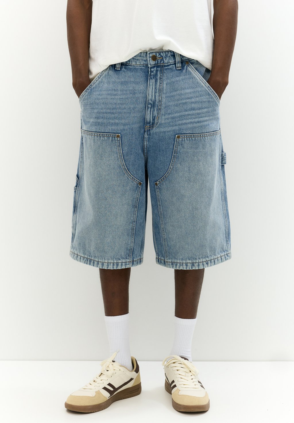 

Джинсовые шорты PULL&BEAR, цвет Light Blue Denim