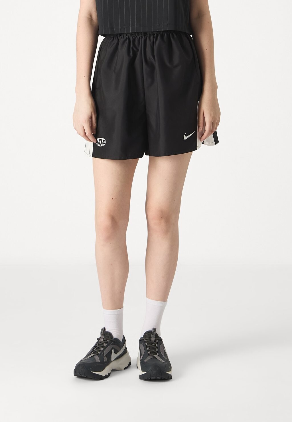 

Шорты Nike, черный