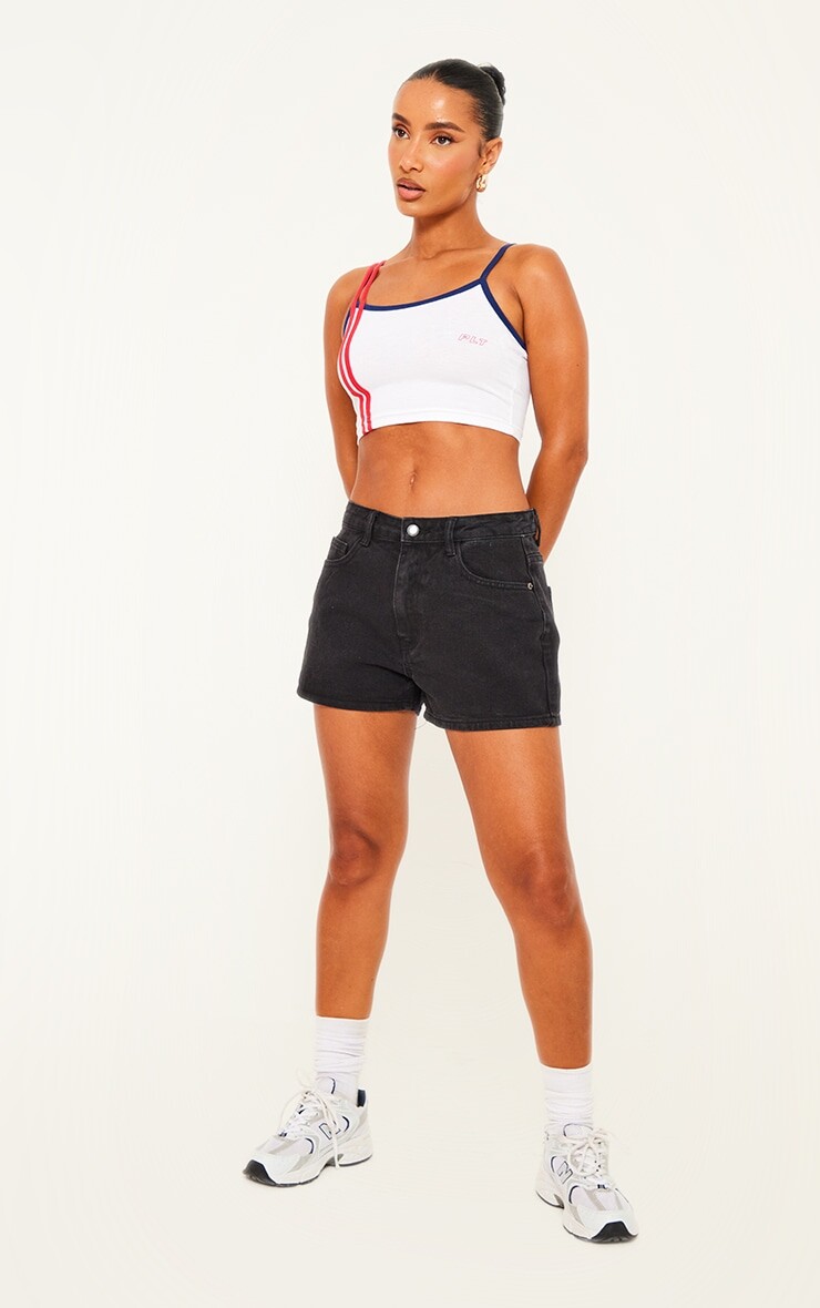 

PrettyLittleThing Голубые джинсовые рваные шорты для мам