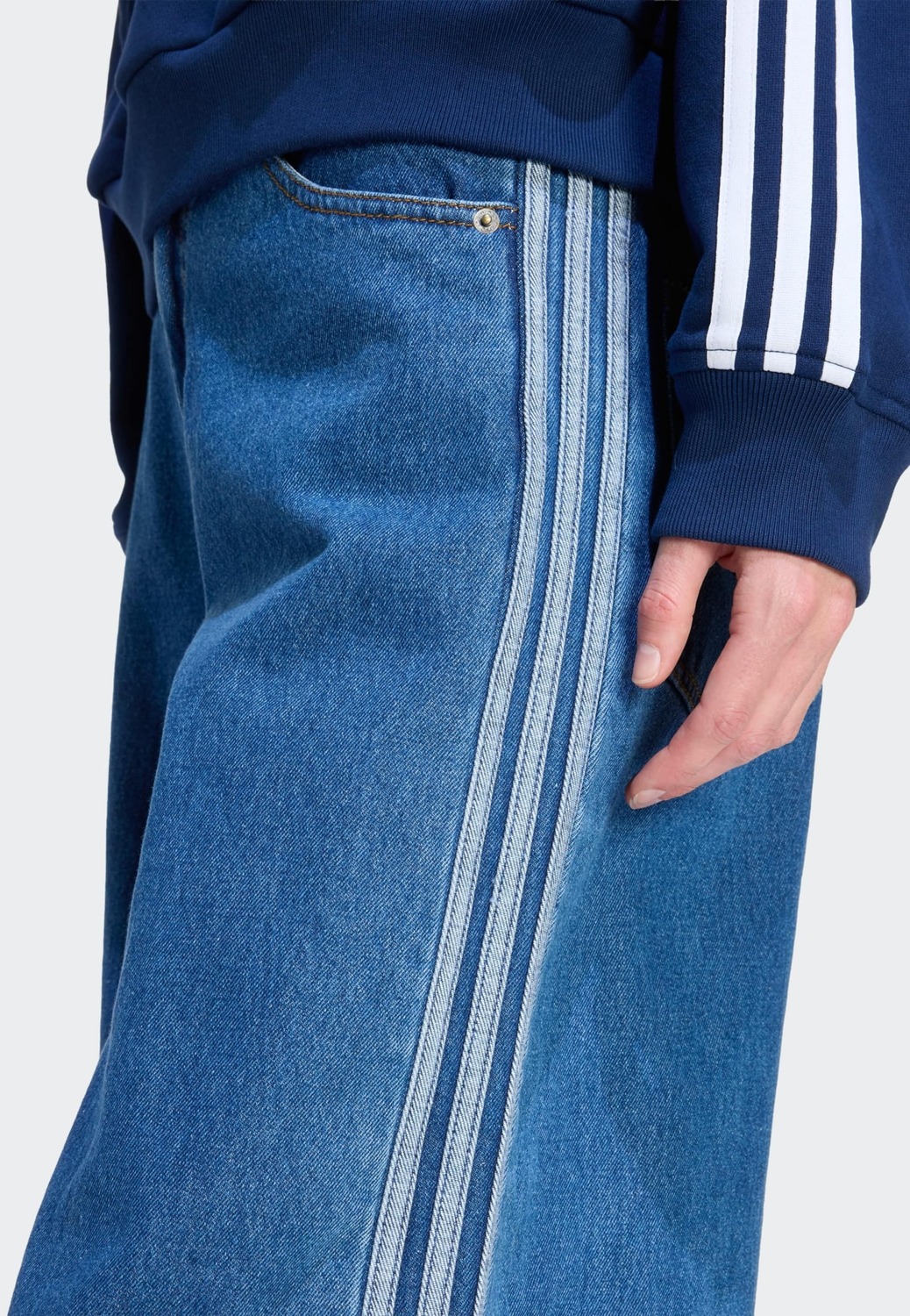 Adidas Originals Джинсы с широкими штанинами 'Firebird Adilenium' в голубом дениме, светло-голубые — фото 4