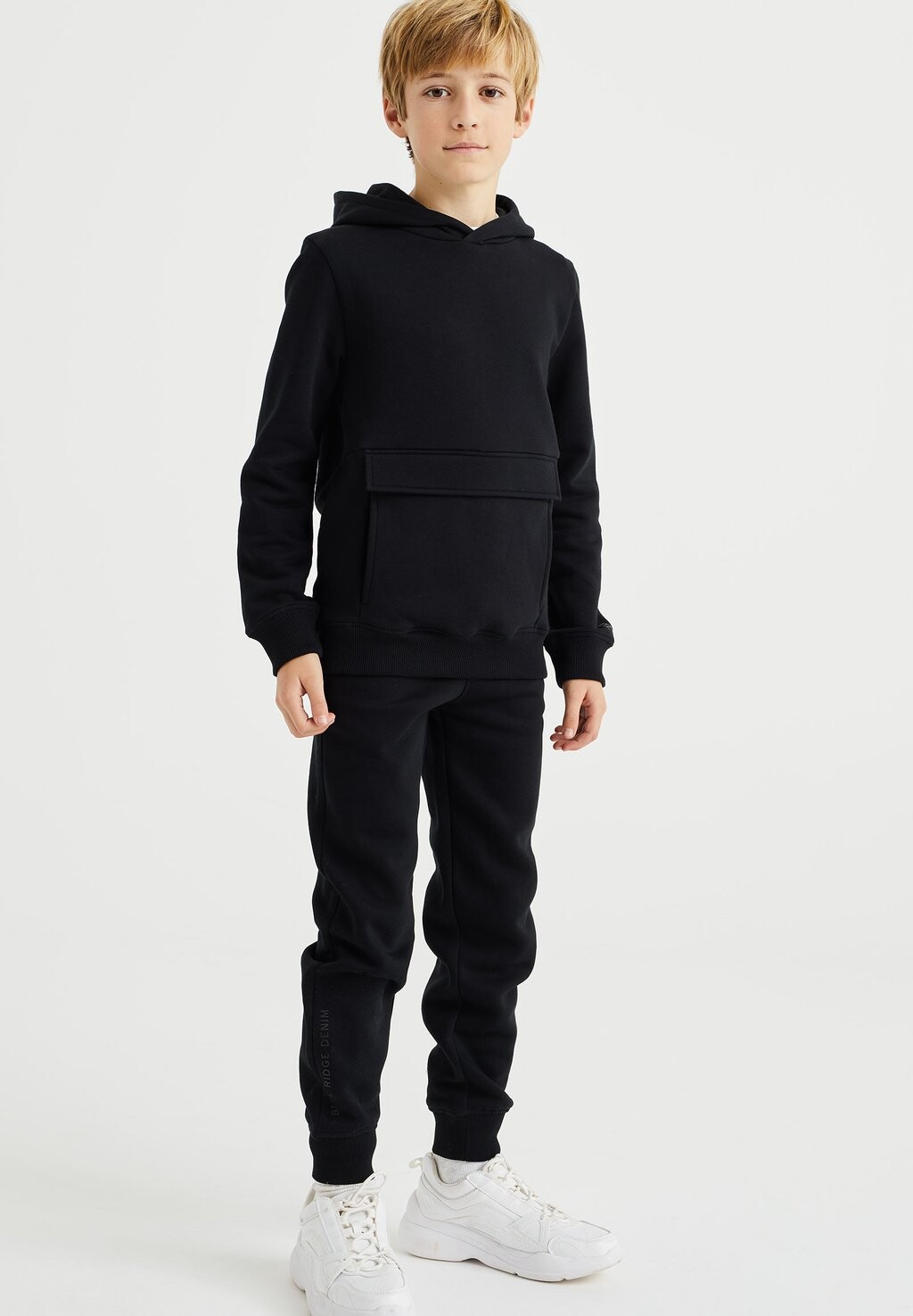 

Спортивные брюки WE Fashion, черные, Черный, Спортивные брюки WE Fashion, черные