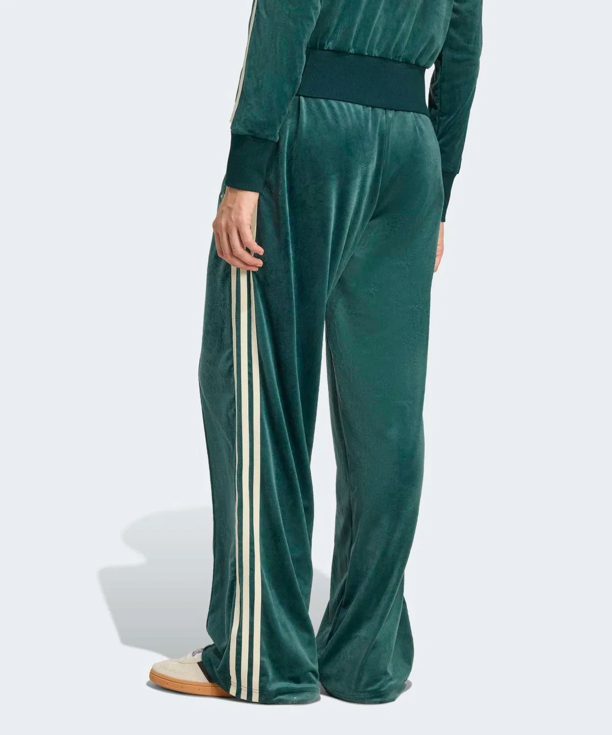 Трекпанты из вельвета с цветочным принтом adidas Originals x Liberty London, свободный крой, зелёные — фото 2
