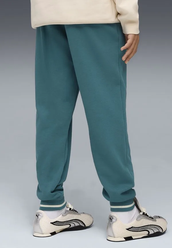 Спортивные штаны с графическим рисунком на тему "класс" Puma, Emerald Ice — фото 3