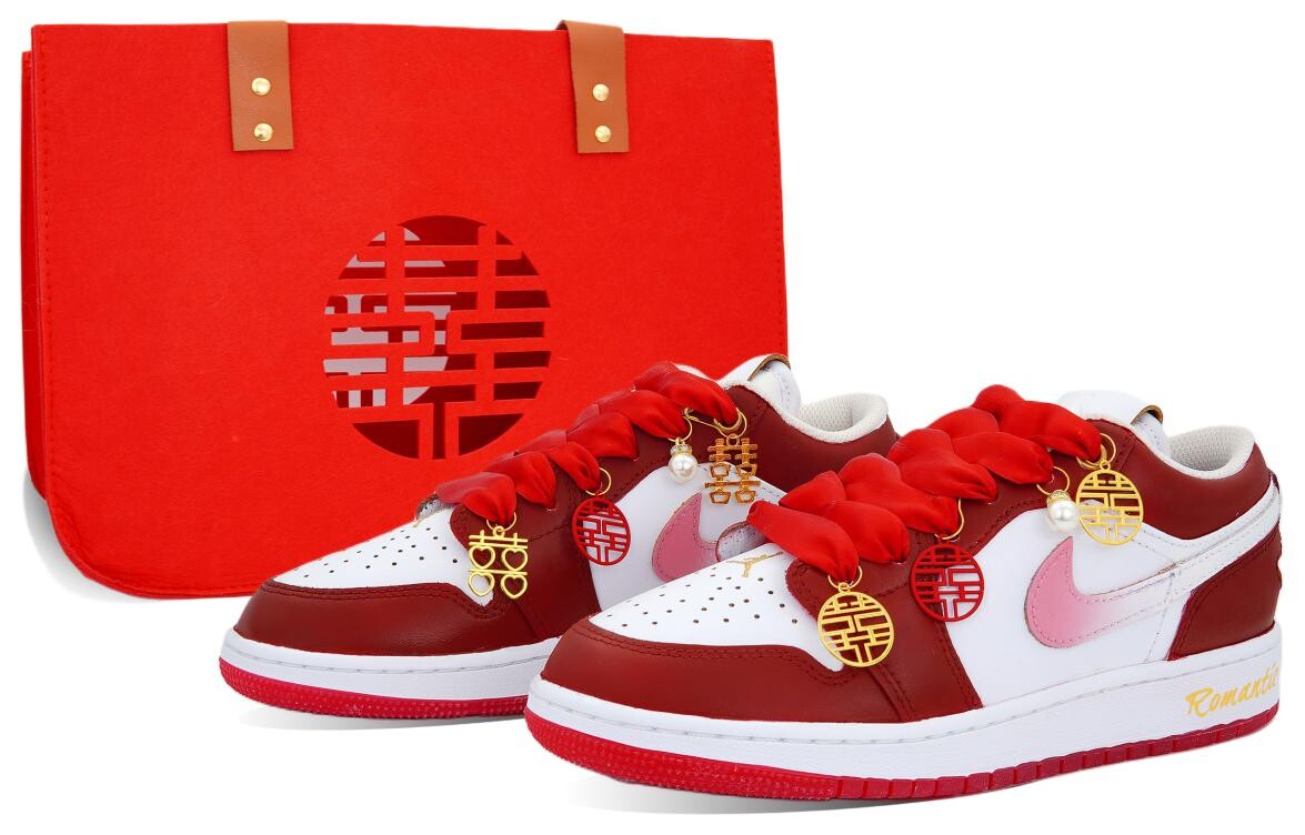 

Кроссовки Air Jordan 1 Vintage Basketball Shoes Women's Low-top Red/white/gold, красный
