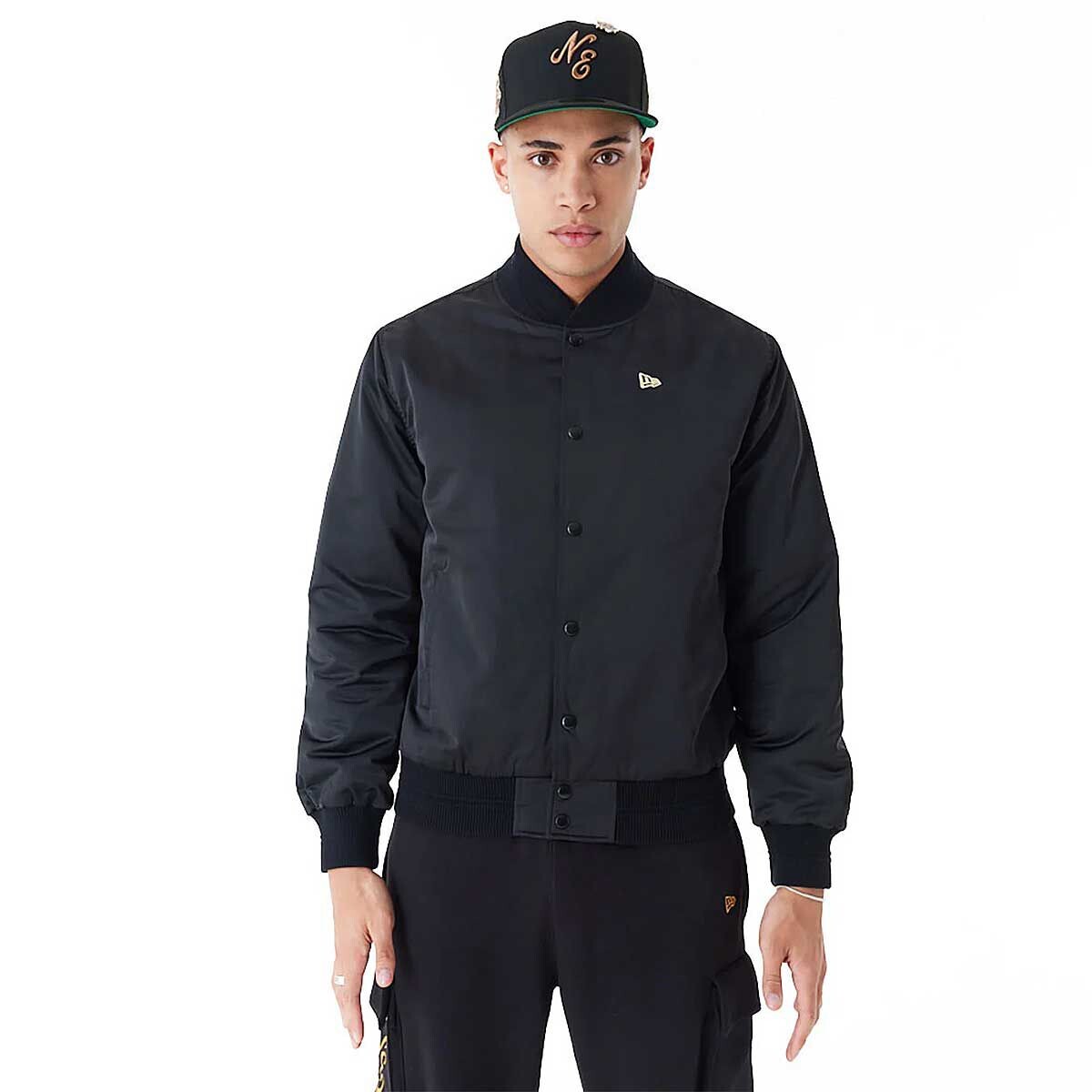 

Куртка NE SATIN BOMBER JACKET New Era, цвет Schwarz