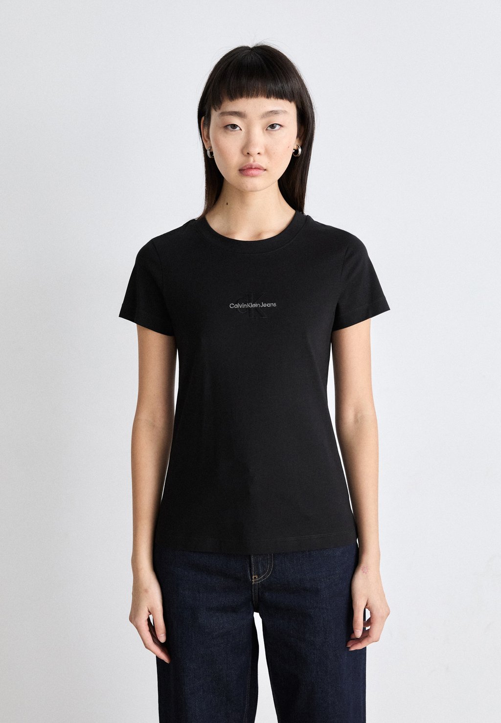

Базовая футболка MONOLOGO SLIM TEE Calvin Klein Jeans, черный