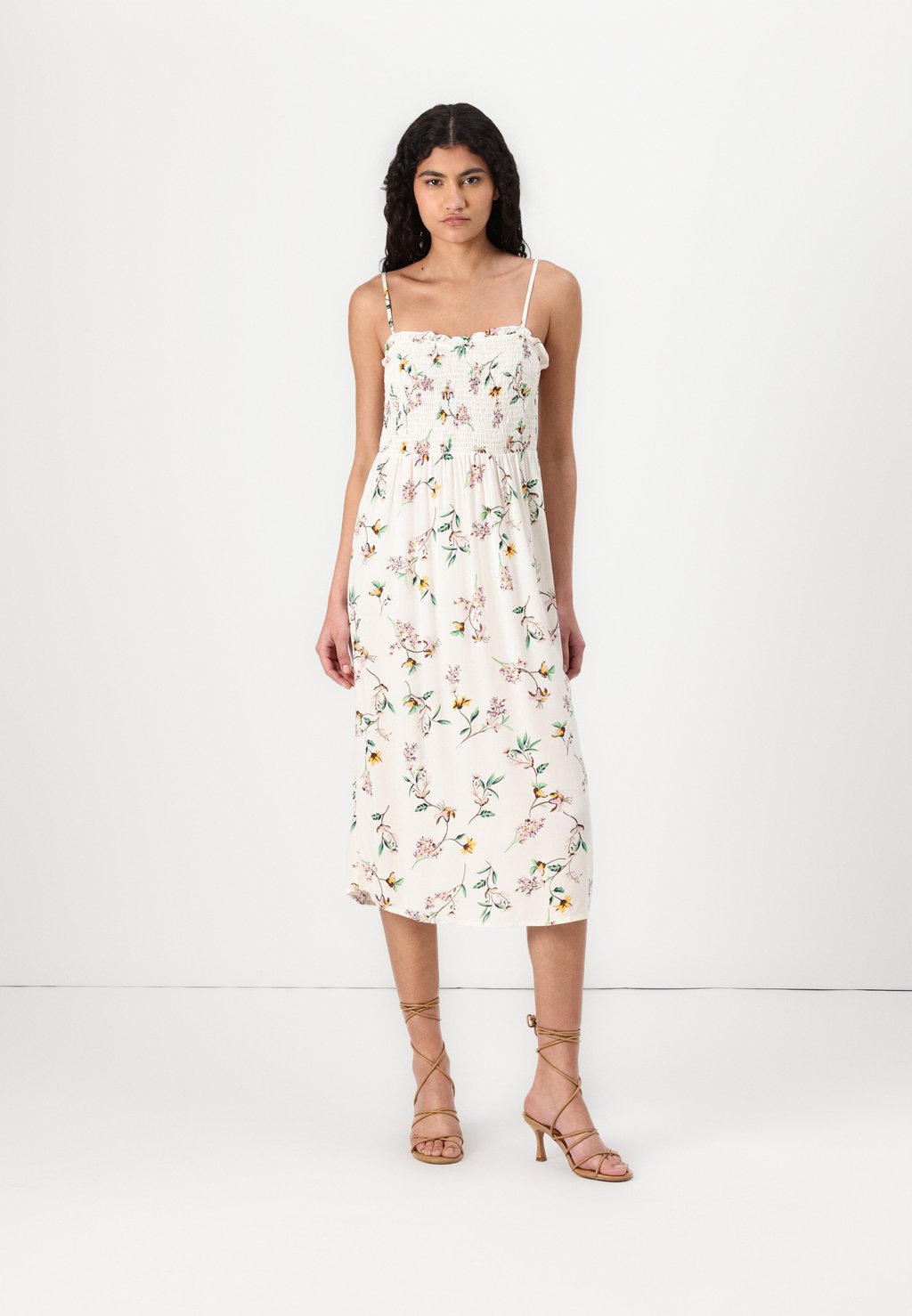 

Повседневное платье PCNYA STRAP MIDI SMOCK DRESS Pieces, кремовый