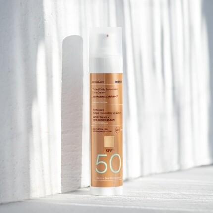 Солнцезащитный крем для лица с тонирующим эффектом Red Grape Spf50 50 мл, Korres — фото 2