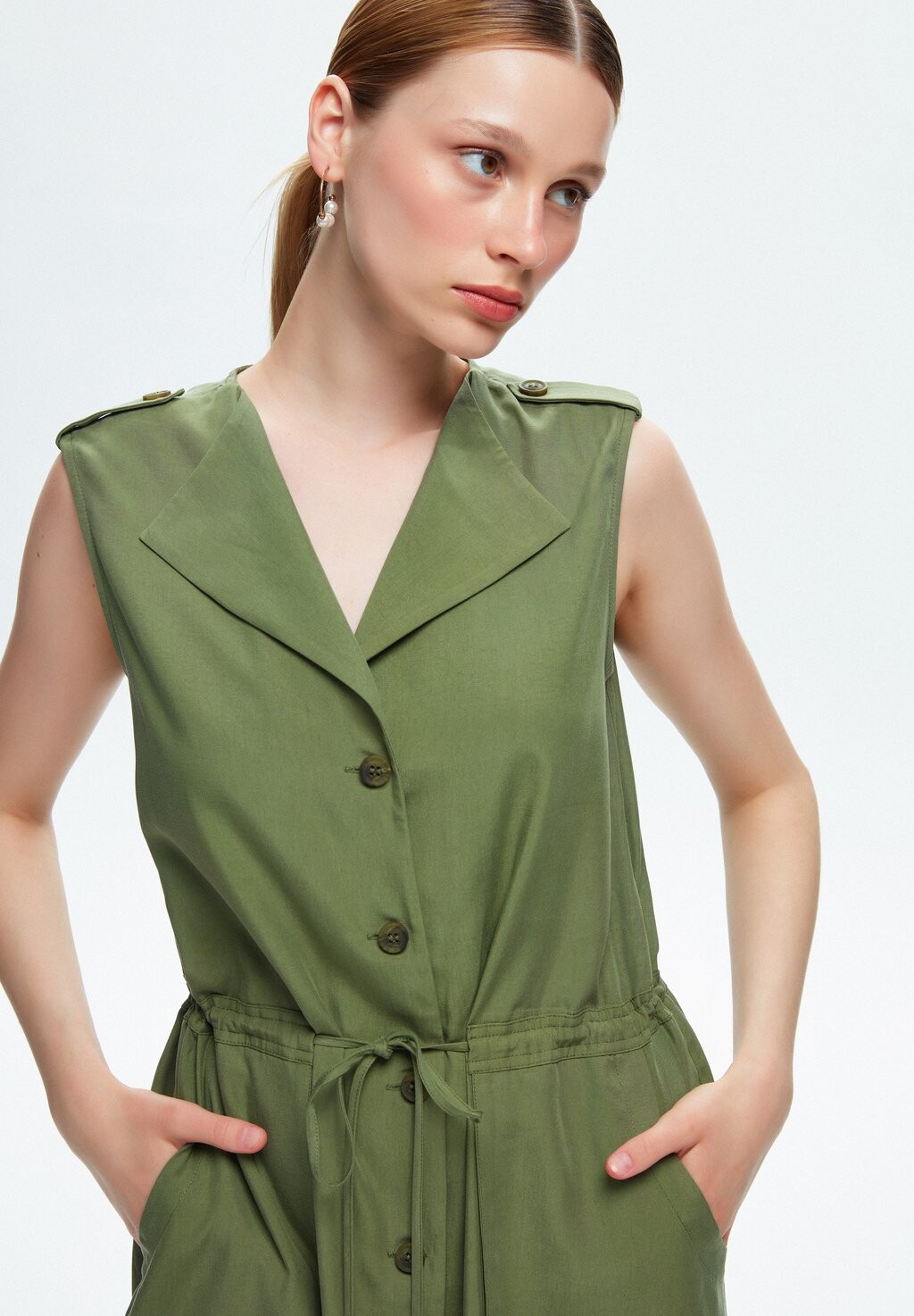 

Платье-рубашка FRONT BUTTONED SLEEVELESS adL, зеленый