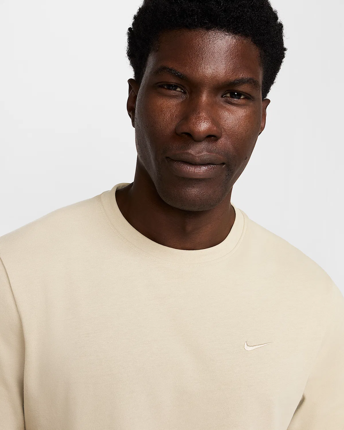 Мужская футболка Dri-FIT с коротким рукавом Nike Primary, Desert Khaki/Desert Khaki — фото 3