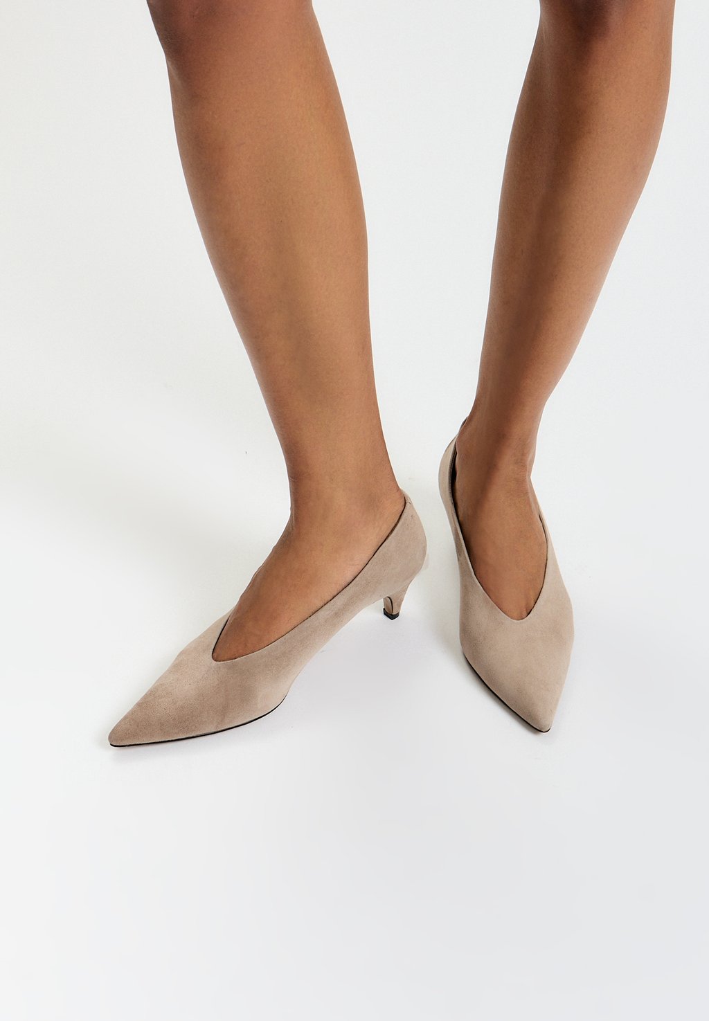 Классические туфли на каблуке POINTED TOE Cesare Gaspari, бежевый — фото 3
