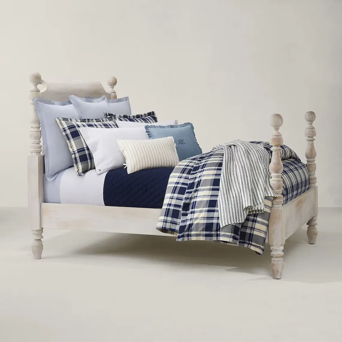 

Ralph Lauren Home Коллекция пледов Ralph Lauren Linden