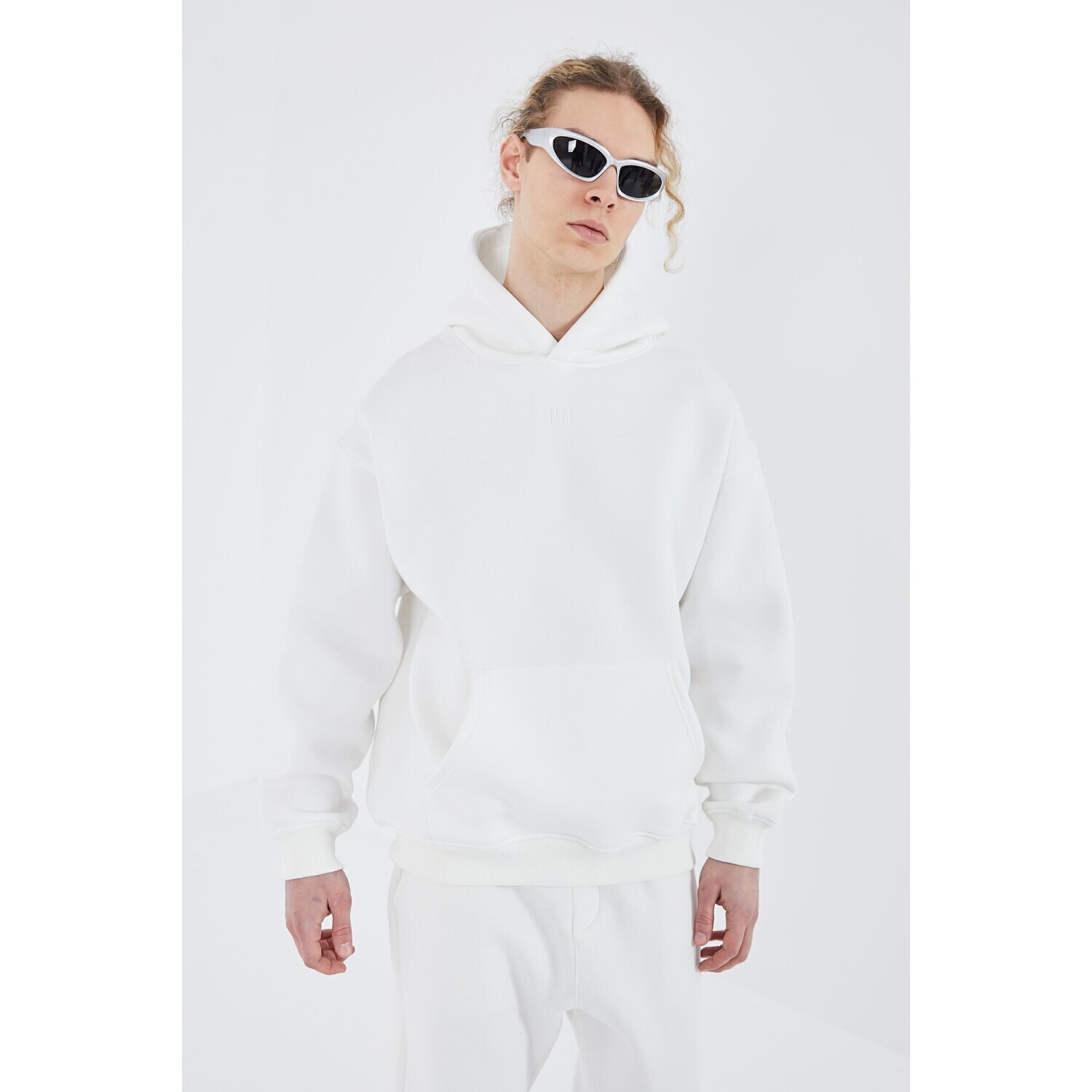 

Толстовка Megaman Oversize Fit Basic Hoodie, цвет Off-White
