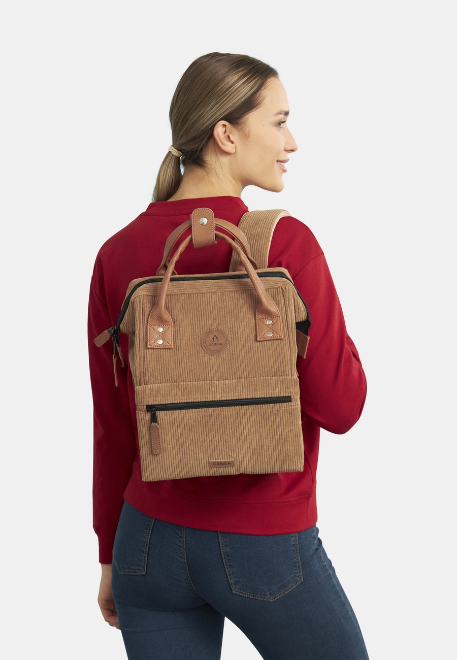 

Рюкзак Cabaia ADVENTURER MINI, Dubai Camel Corduroy/Brown