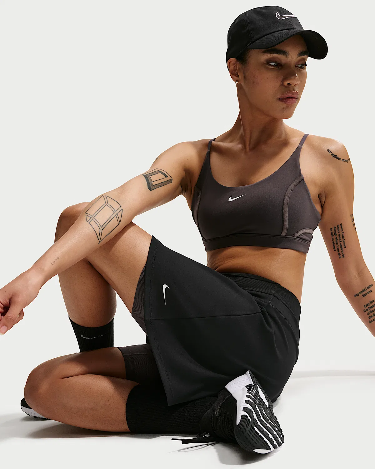 Женская юбка Dri-FIT Nike One, Black/Thunder Grey/White — фото 4