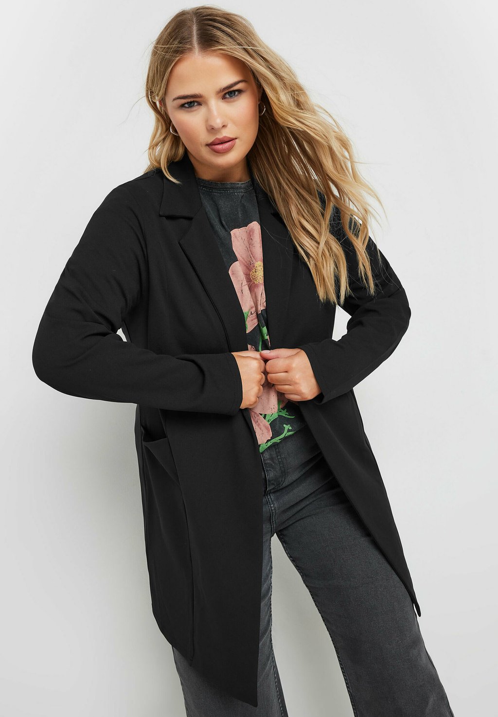 

Блейзер POCKET Yours Clothing, черный