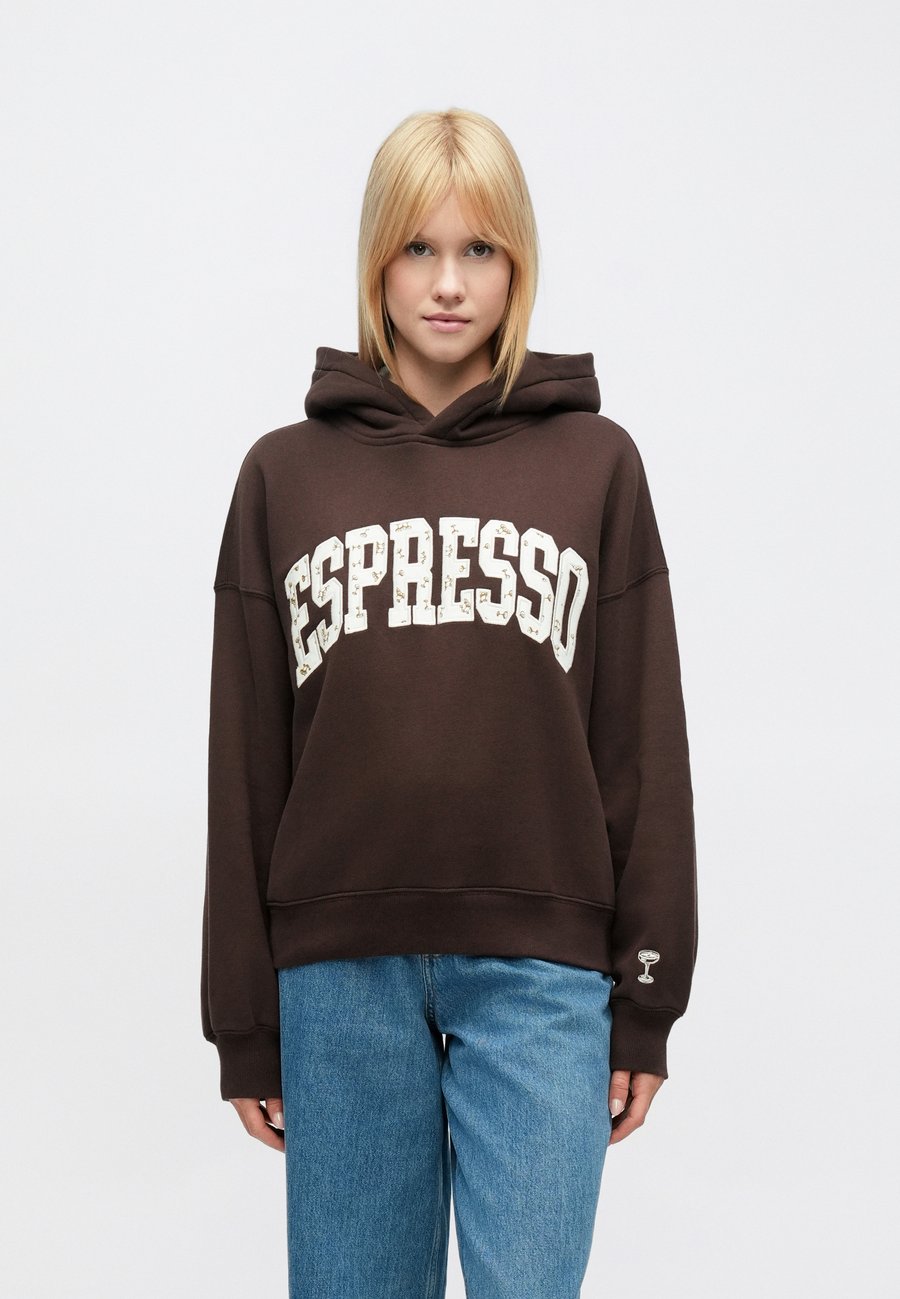 

Худи Abercrombie & Fitch CHEEKY SLOGAN SUNDAY HOODIE, Brown, Коричневый, Худи Abercrombie & Fitch CHEEKY SLOGAN SUNDAY HOODIE, Brown