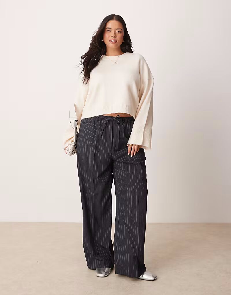 

Брюки-карго ASOS DESIGN Curve в темно-синюю полоску с застежкой на пуговицы