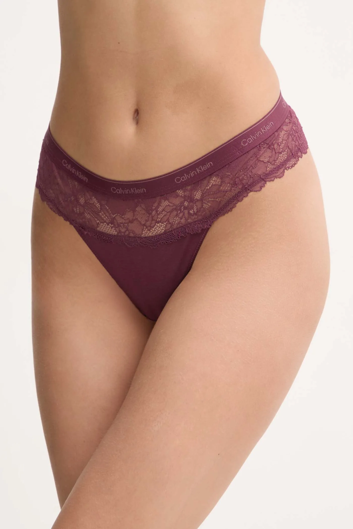 

Стринги Calvin Klein Underwear, фиолетовый