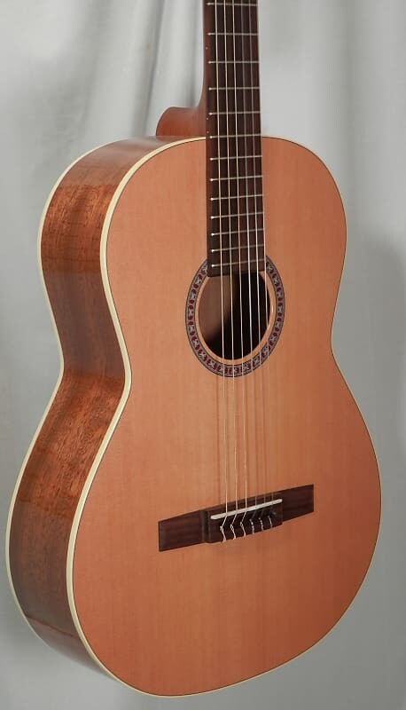 

Акустическая гитара Godin 049646 Concert Nylon Classical acoustic guitar